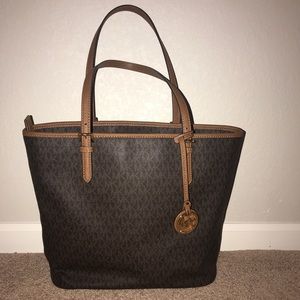 Michael Kors Signature Jet Set Large Tote